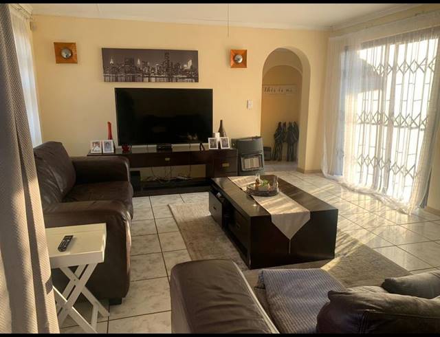 3 BEDROOM HOUSE FOR SALE IN NORKEM PARK